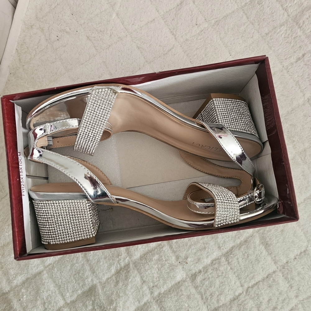 Delicacy Silver Glitter Block Heel Sandals - Picture 8 of 9